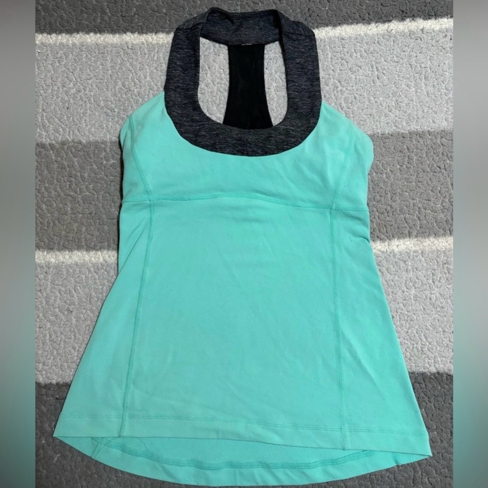 Lululemon Athletica Woman’s Size Small Aqua and Charcoal Body Conturing Tank Top